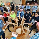 ６年生の門出、一足早く祝う「福原餅つき唄」　大田原・佐久山小で交流会