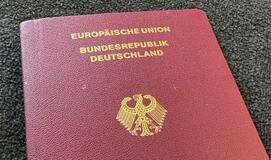 独、迫害被害者ら５万人に国籍
