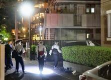 駐車場車内に男女遺体
