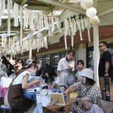 快晴の下で“にっこり”　道の駅はがでLRT開業記念しマルシェ　梨づくしで盛況
