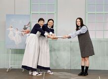 「風、薫る」放送開始へバトンタッチ　プレゼント交換に栃木県の品