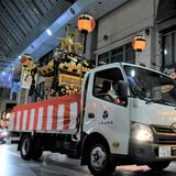 年の瀬告げる「冬渡祭」　２年ぶりトラックで神輿渡御　宇都宮市中心部