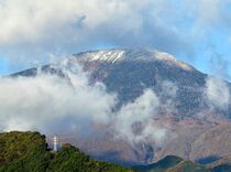男体山で初冠雪