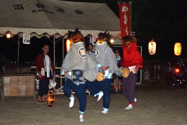 今年８月の一万度で披露された芦沼獅子舞