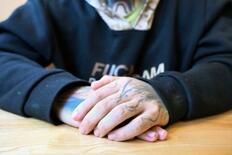 「勝利」まで前線離れない