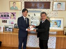 県養護施設協に ５０万円を寄付