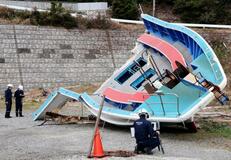 貨物船速度落とさず衝突か