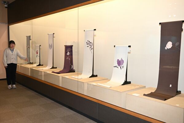 町歴史民俗資料館で展示される高久空木の作品