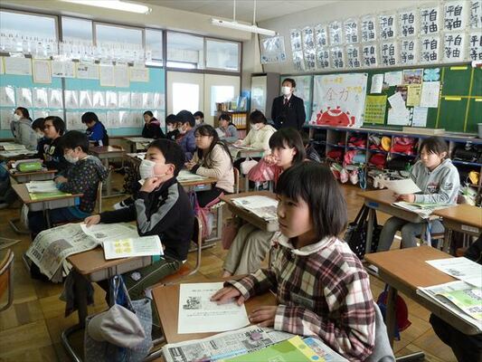 新聞の特徴知る／小山市豊田北小