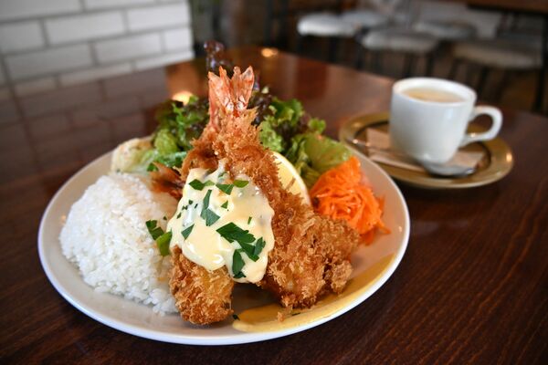 エビフライのランチプレート
