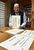 約四半世紀にわたり卒業証書への揮毫を続けている刈生田さん