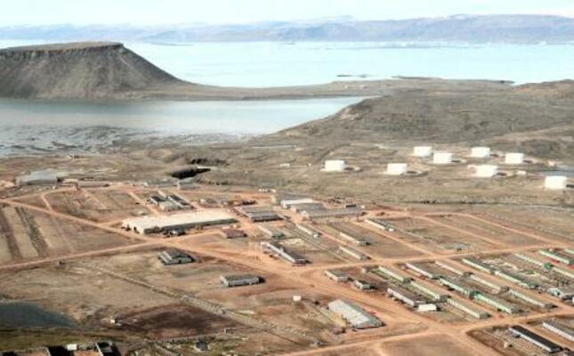 グリーンランド北西部のチューレ米空軍基地(現ビドフィク宇宙軍基地)=2009年7月
