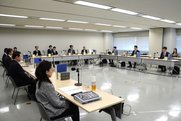 法務省で開かれた「危険運転」の要件見直しを議論する有識者検討会＝13日午後、東京都千代田区