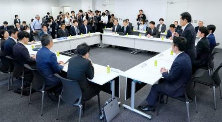　選挙運動に関する与野党協議会＝１４日午後、国会