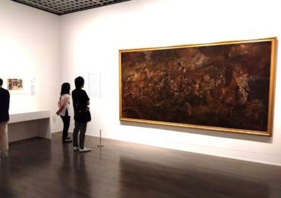 　藤田嗣治「サイパン島同胞臣節を全うす」（右、１９４５年、東京国立近代美術館蔵、無期限貸与）
