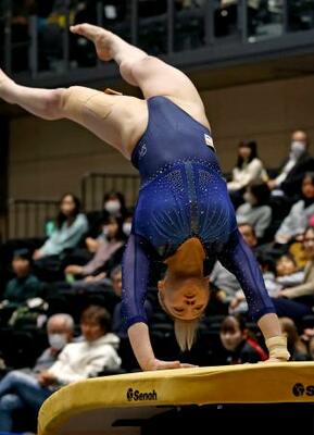 女子跳馬決勝 宮田笙子の演技=高崎アリーナ