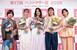 　ベストマザー賞を受賞した（左から）山崎ナオコーラさん、Ｄｒｅａｍ　Ａｍｉさん、森泉さん、高橋礼華さん、鷲見玲奈さん＝５月８日、東京都中央区
