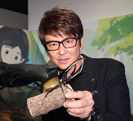 大昆虫展スタート！】カブトムシに「たくさん触って」とアンバサダーの