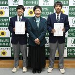栃木県勢初の全国Ｖ報告　野木中の鈴木さん、別符さん　「町の誇り」と町長