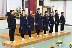 ８人 最後の卒業式