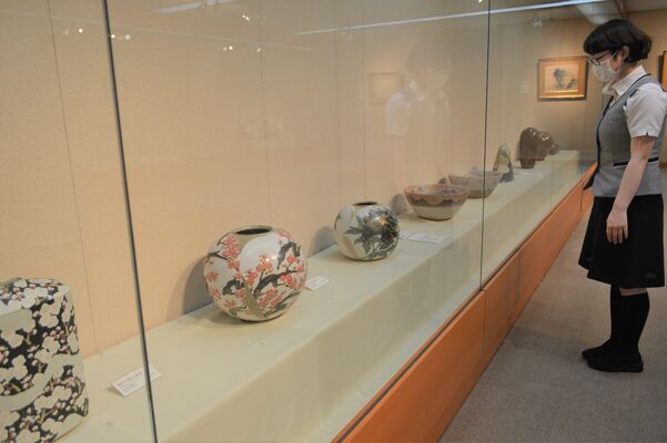 佐野東石美術館で開催中の企画展「継承する手わざ」