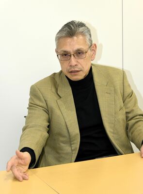 ナカニシの医療機器の評価に協力する意義を語る篠崎副院長＝宇都宮市