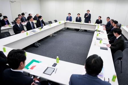 　国会で開かれた選挙運動に関する与野党の協議会＝２３日午後