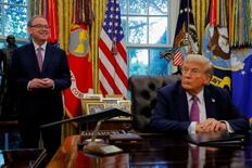 トランプ氏側近、留任示唆