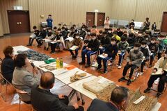 市貝３小学校で遺族会が戦争講話