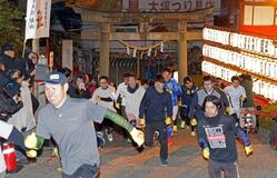 桐生西宮神社で伝統「福男選び」