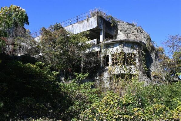 旧山本園大谷グランドセンターの外観