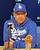 　記者会見で質問に答えるドジャースのロバーツ監督＝ロサンゼルス（共同）