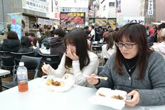 宇都宮にＢ級グルメ大集合！　初のフェス、２万人が堪能　餃子ドッグ、ゆば…
