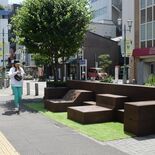 東武馬車道通りにベンチ設置　憩いの場創出へ社会実験　宇都宮市など