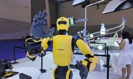 WCIFIT、1,400社のグローバル企業を迎えて重慶で開幕、ロボットや空飛ぶ車、郷土料理を披露