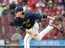 ヤ 首位快走 貯金１０