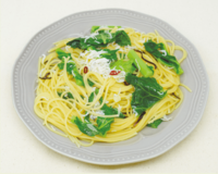 春の味覚をシンプルに味わうかき菜としらすのペペロンチーノ