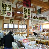 一番のオススメは新鮮野菜の直売所　地酒やレアチーズパンも人気　栃木「道の駅にしかた」　眺め最高のレストランも