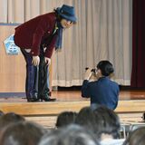 「夢は形変えながらも叶えていける」 ダイアモンド✡ユカイさんが中学校で講演 たくさんの笑いと学び届ける