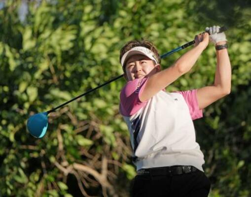 第2ラウンド、通算1アンダーで7位の岩井明愛=シャドークリークGC(共同)