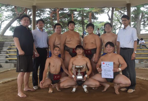 団体優勝の黒羽