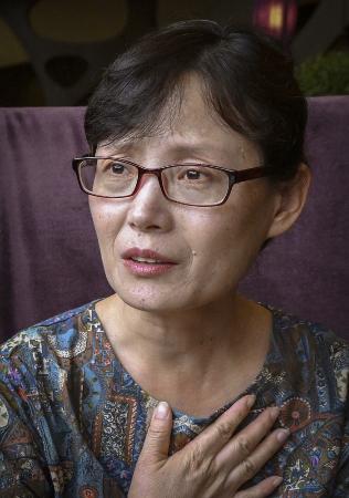 　脱北した経緯などについて話す李ソラ。「北朝鮮の人権問題に日本政府はもっと声を上げてほしい」＝ソウル