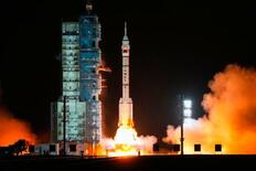中国、有人宇宙船打ち上げ