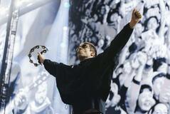 オアシスに５万人熱狂