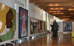 油彩、版画など14人が40点紹介