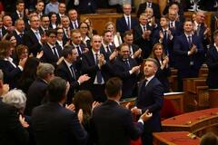 ハンガリー、親EUの新首相選出