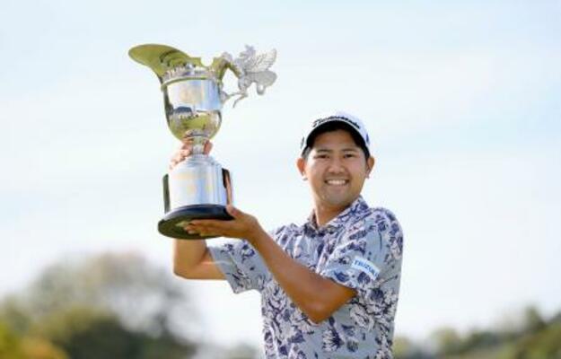 　プレーオフを制しツアー初優勝を果たした石坂友宏＝東建多度ＣＣ名古屋