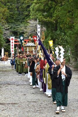 ４年ぶりに行われた百物揃え武者行列渡御