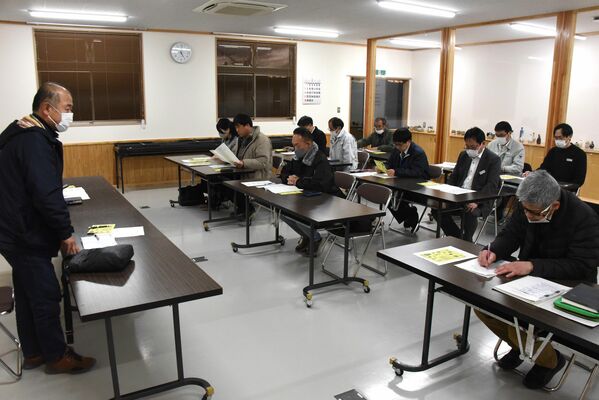 阪神梅田本店での催しなどについて話し合った益子焼関係団体振興協議会の会議