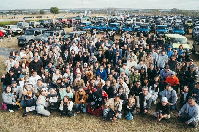 昨年行われたジムニーフェスティバルの参加者たち（笠岡さん提供）